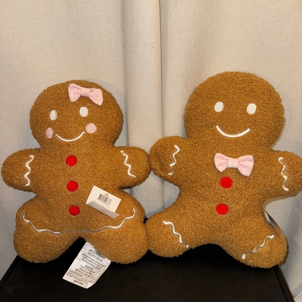 Gingerbread Pillows Set - Picture 2 of 3